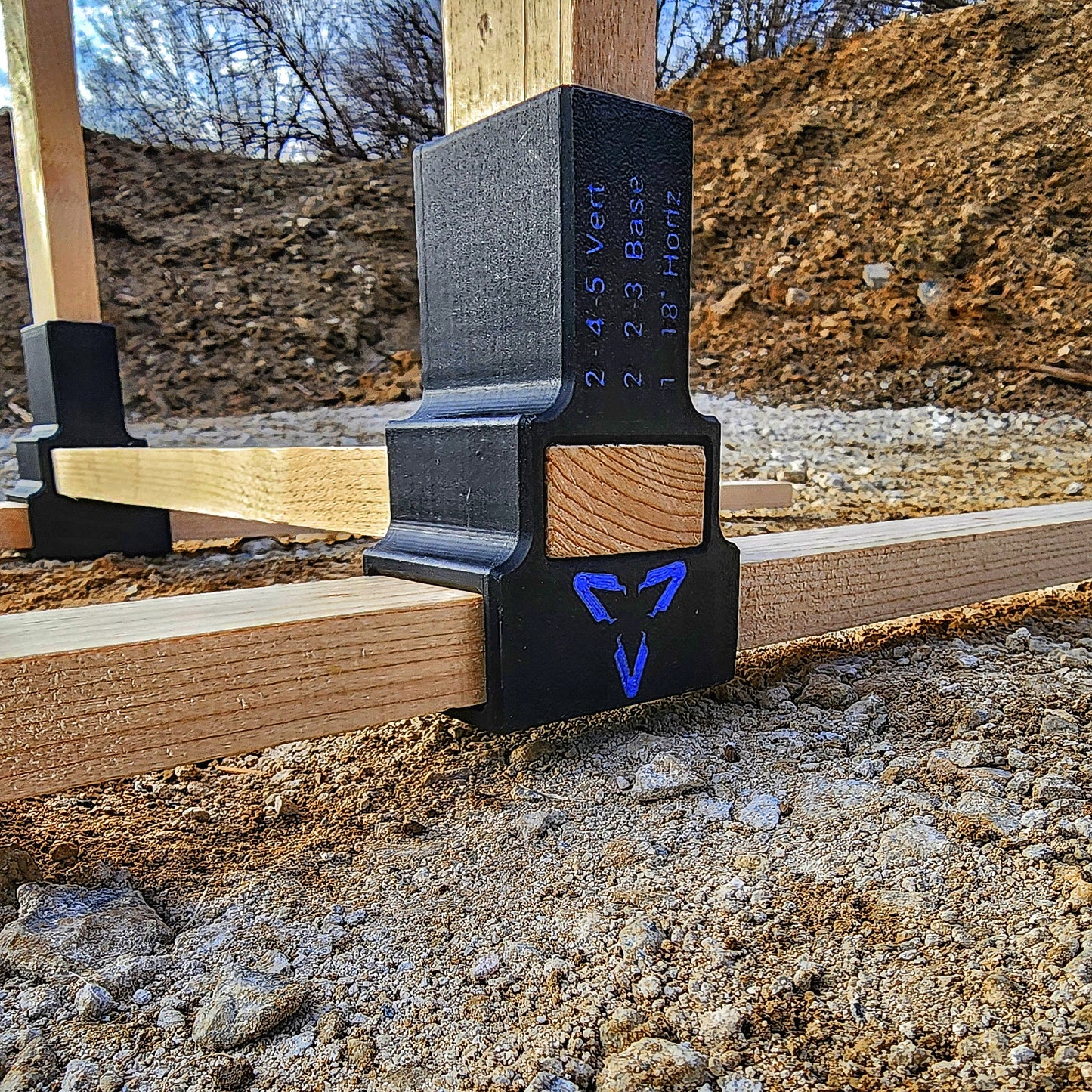 The Variant Innovation Target Stand features a combination base connector that provides stability and adjustability all in a compact, easy to transport package.
