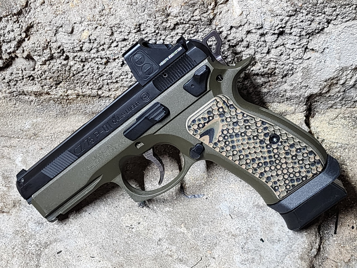 The NULL: CZ 75 compact/P01/PCR Magazine Adapter