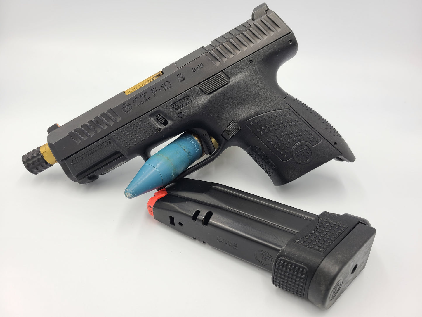 CZ P10s Magazine Sleeve. Used to adapt the CZ P10c 15 round magazines to the subcompact frame.