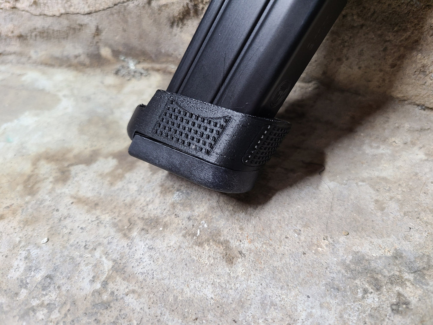 CZ P10s Magazine Sleeve. Used to adapt the CZ P10c 15 round magazines to the subcompact frame.
