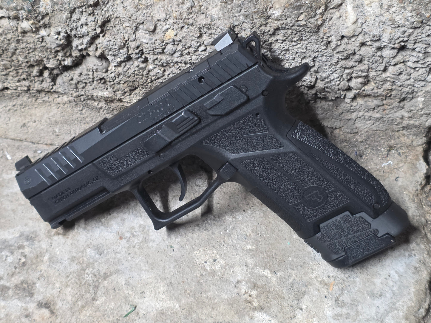 NULL adapter matches the design of the CZ P09c Nocturn