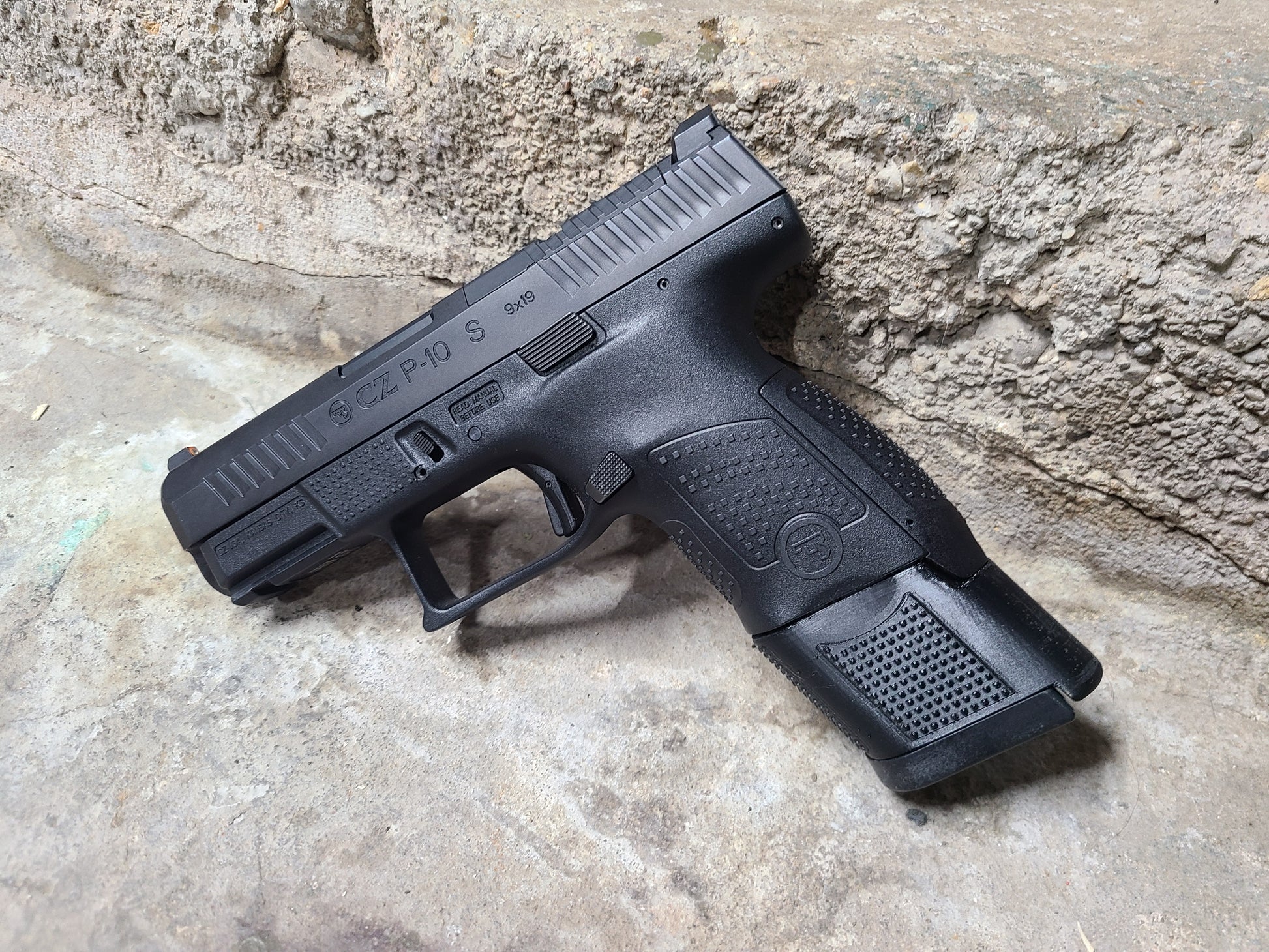 CZ P10s Magazine Sleeve. Used to adapt the CZ P10F 19 round magazines to the subcompact frame.